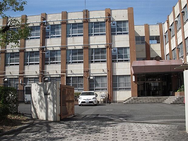 名古屋市立大高中学校(約1,248m)