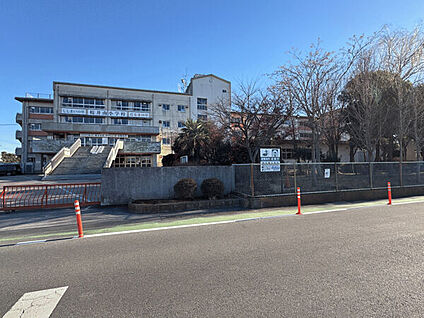 越谷市立桜井南小学校 575m