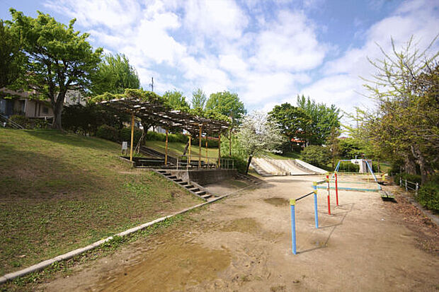 青山公園（約866m）