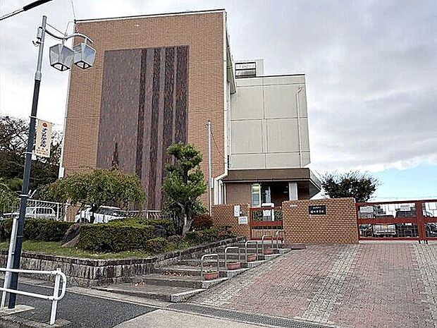 名古屋市立植田中学校（約1,181m）