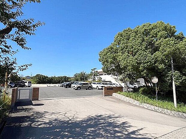 東海市立平洲小学校(約685m)