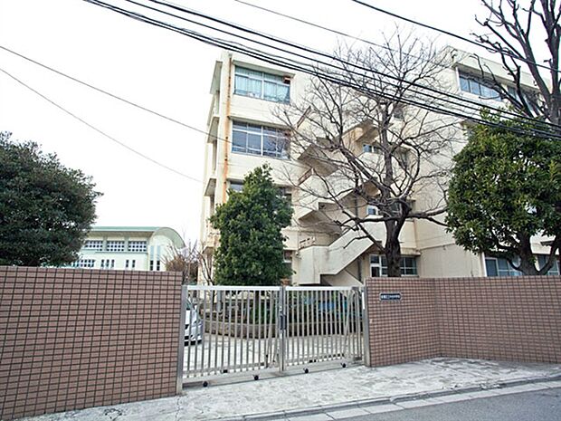 板橋区立中台中学校(約904m)