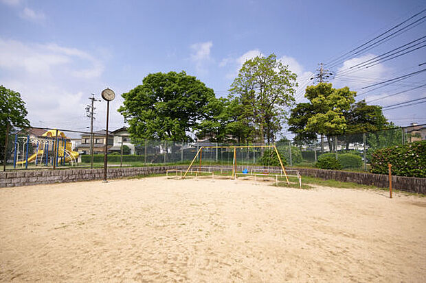 桃山北公園（約666m）