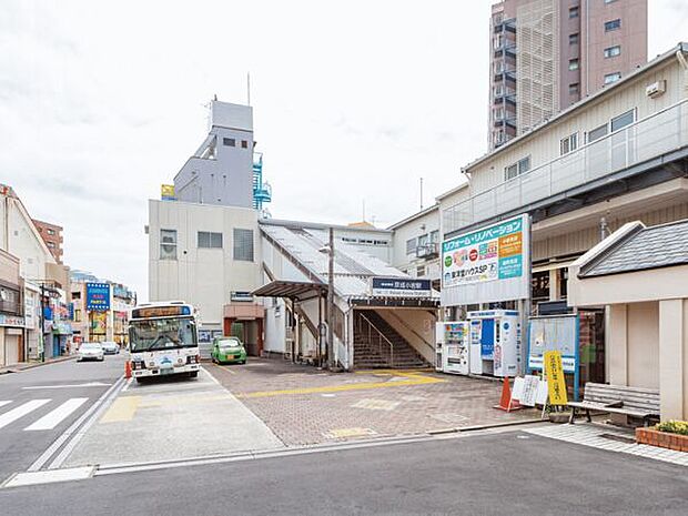 京成電鉄「京成小岩」駅（約800m）