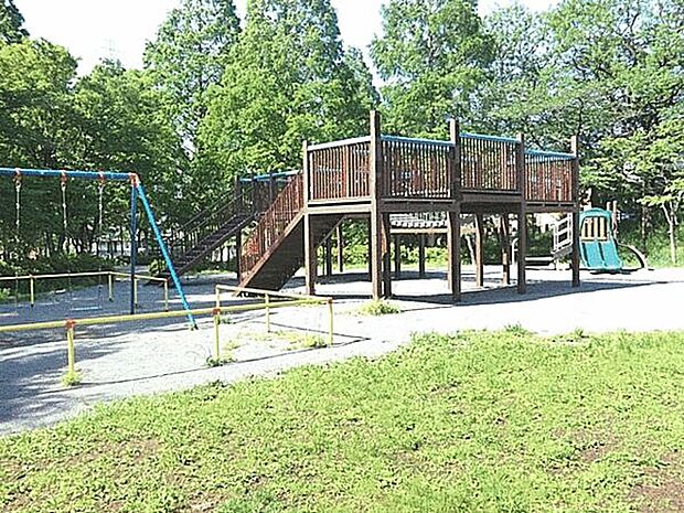 高津公園（約764m）