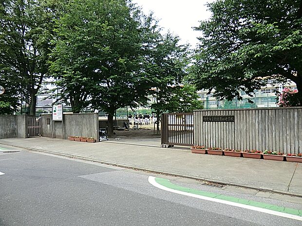 朝霞市立朝霞第四中学校（約176m）