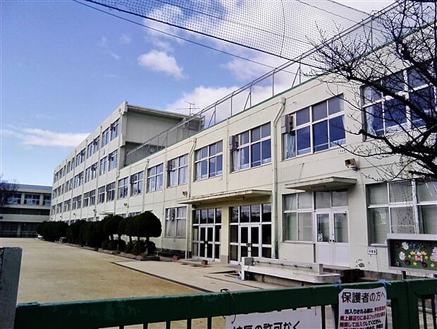 名古屋市立二城小学校（約301m）