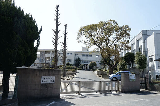 春日市立春日東小学校(約736m)