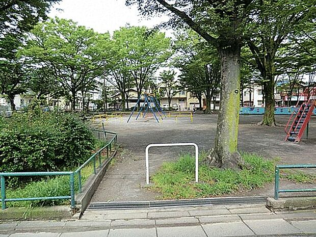 竹の塚第八公園（約1,143m）