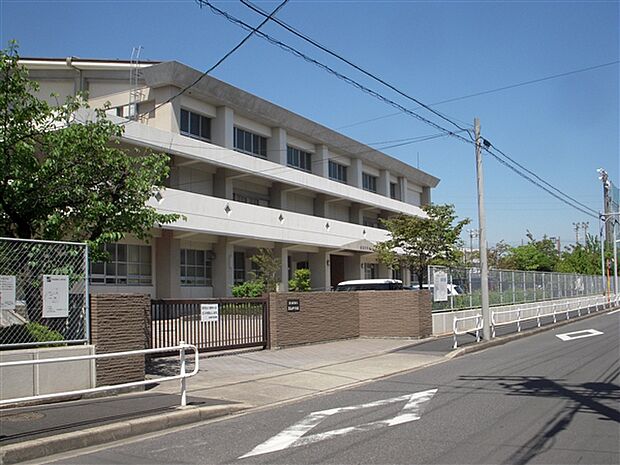 名古屋市立名南中学校（約730m）