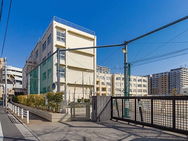 足立区立第七中学校（約1,143m）