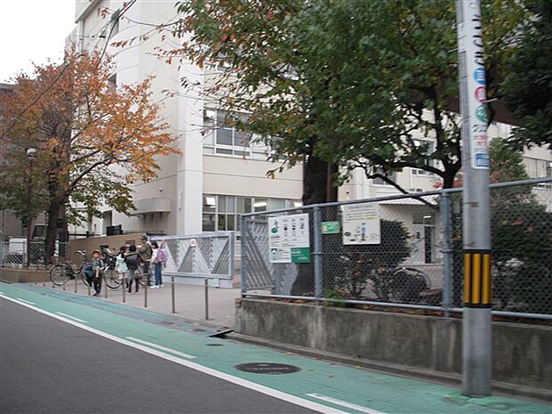 名古屋市立杉村小学校(約207m)