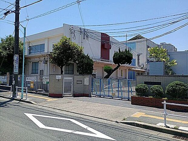 名古屋市立大手小学校(約702m)