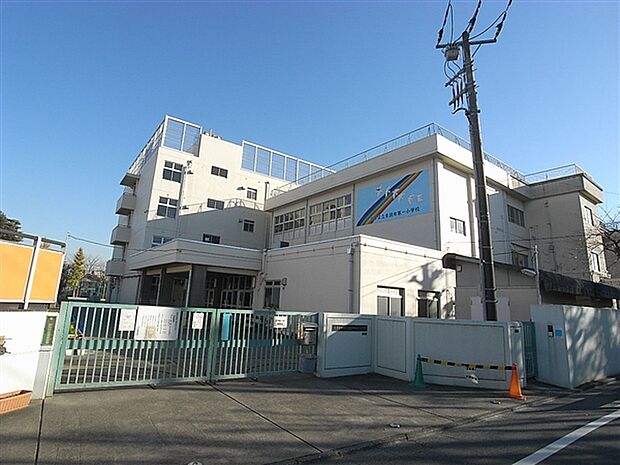 大田区立東調布第一小学校(約626m)