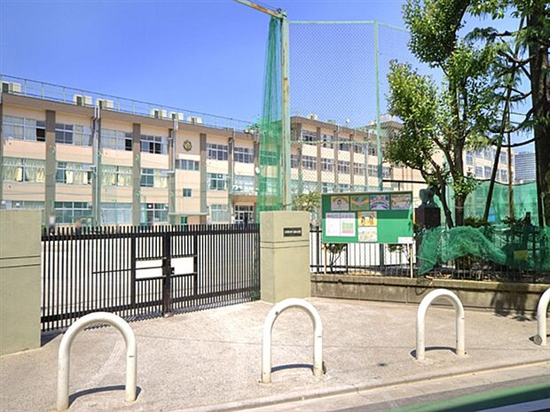 荒川区立第九中学校（約762m）