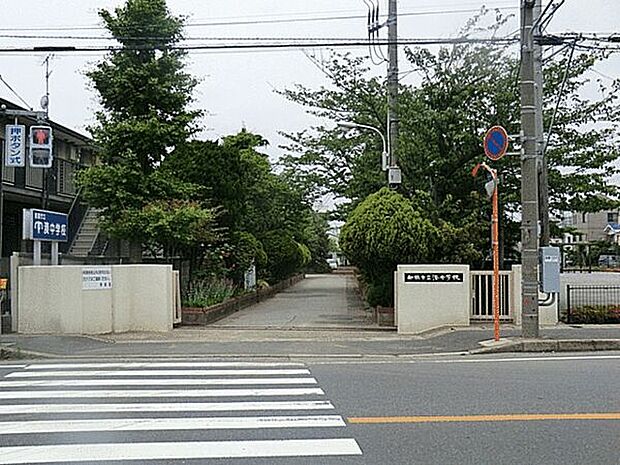 船橋市立湊中学校(約708m)