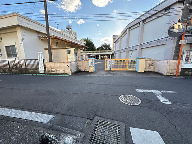 上尾市立上尾小学校（約742m）