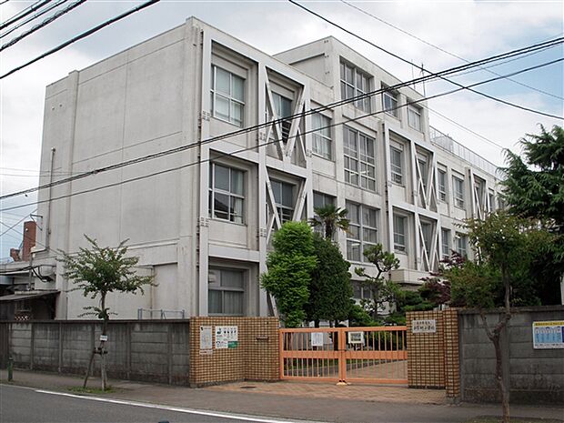 名古屋市立西築地小学校（約486m）