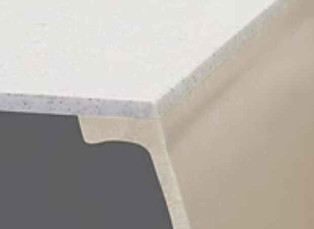 【シンク】浄水器一体型水栓付のシステムキッチン。シンクは溝の無い一体形状のため、お手入れカンタンでいつもキレイな状態を保てます。