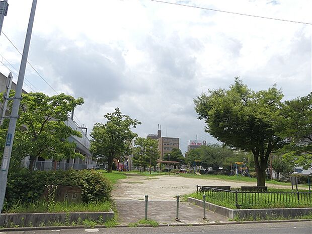 長田公園(約639m)