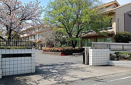 刈谷市立平成小学校 579m