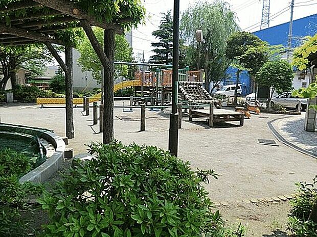 松江五丁目公園（約1,083m）