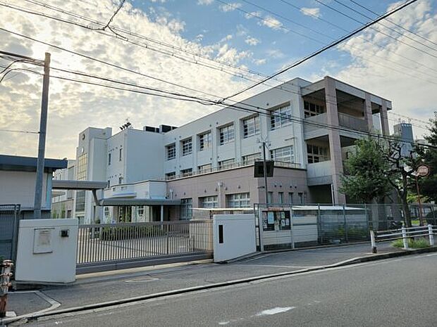 尼崎市立難波小学校（約539m）