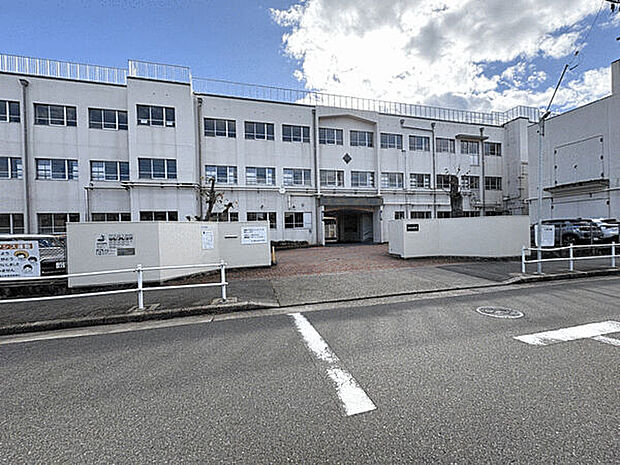 南光中学校（約971m）