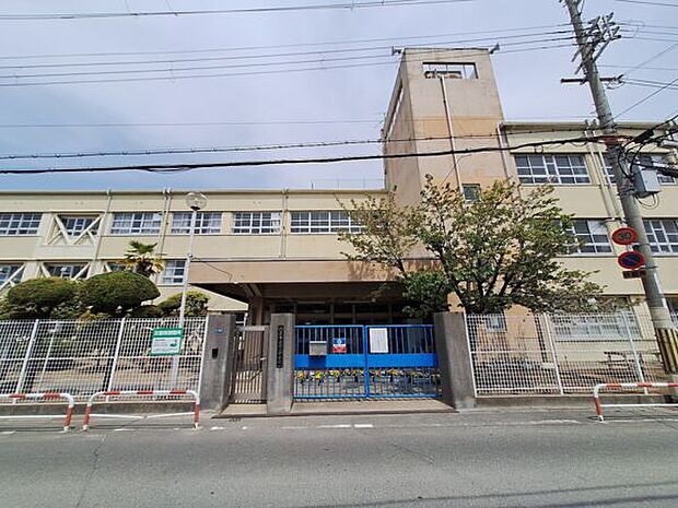 門真市立第二中学校(約1,642m)