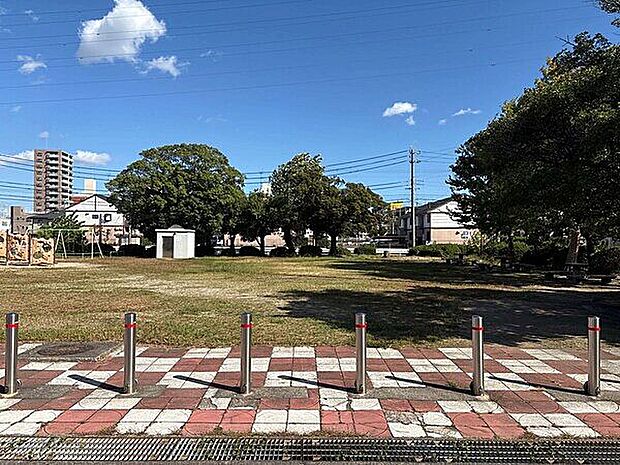 五ツ屋公園(約281m)