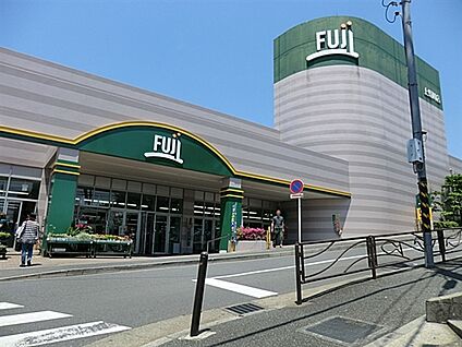 ＦＵＪＩ上野川店 857m
