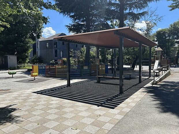 北区立西が丘小学校(約541m)