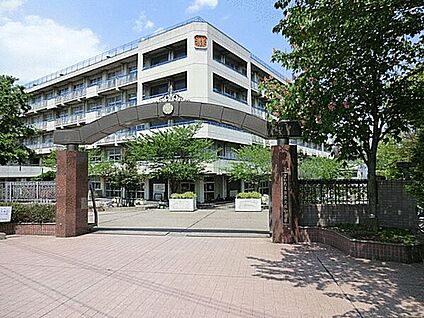さいたま市立大原中学校 204m