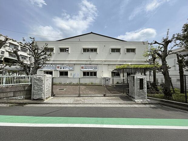 横浜市立希望が丘中学校(約641m)