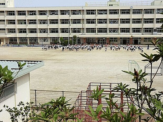 我孫子市立根戸小学校(約1,358m)