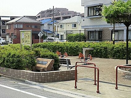 らいらっく児童遊園 232m