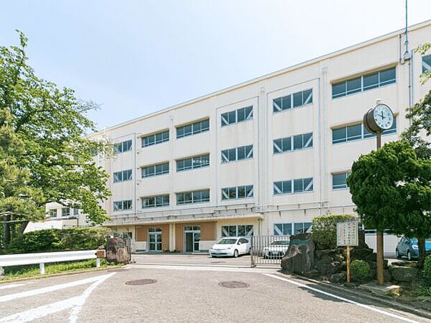 横浜市立豊田中学校(約307m)