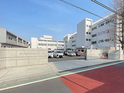 さいたま市立与野本町小学校 442m