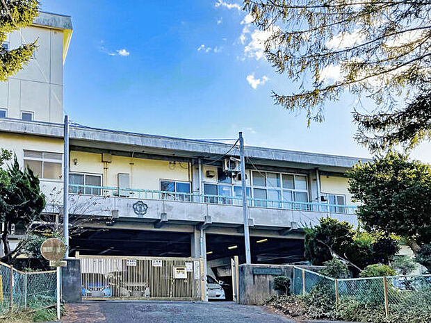 鎌倉市立山崎小学校(約1,338m)