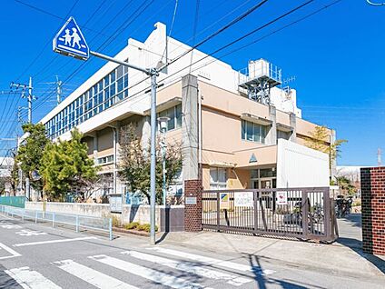 川口市立芝西小学校 343m