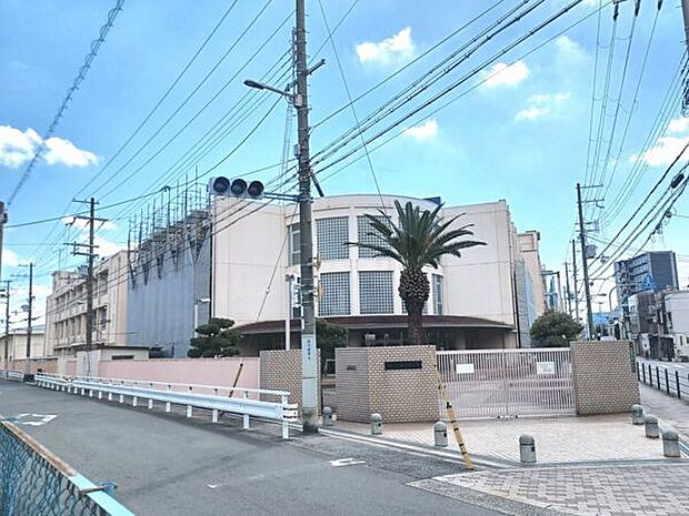 大阪市立田島中学校(約747m)