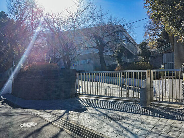 大田区立大森第四中学校(約943m)