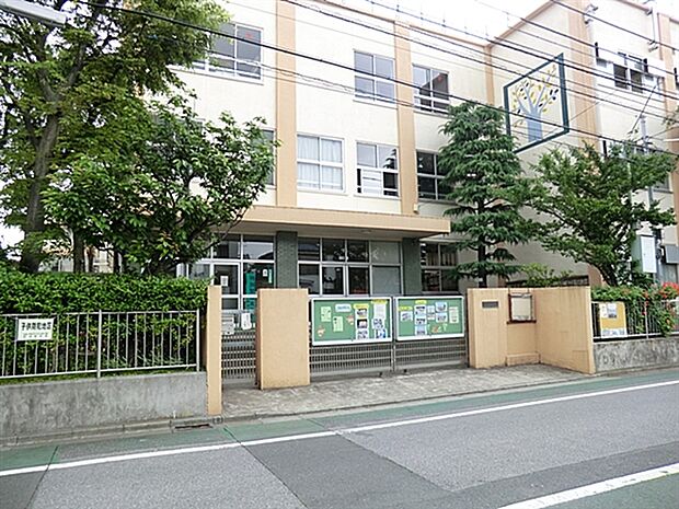 足立区立弘道小学校(約421m)