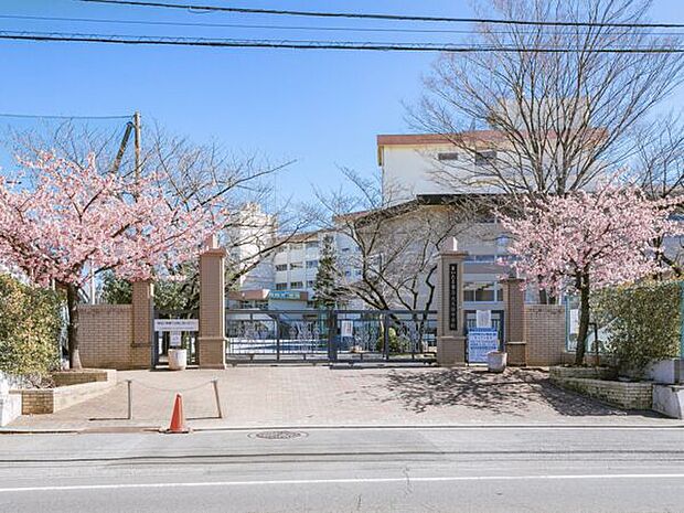 さいたま市立大久保中学校（約2,017m）