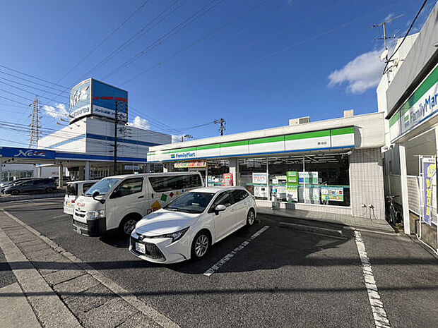 ファミリーマート 菱池店(約179m)