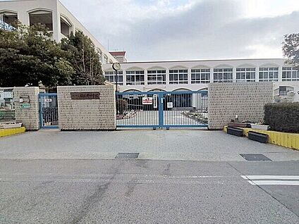 神戸市立須佐野中学校 1308m