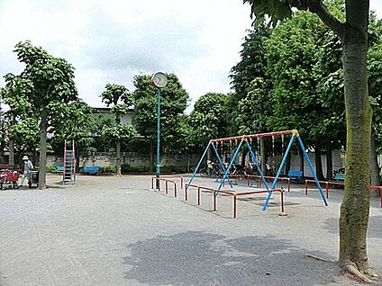 向原児童遊園 588m