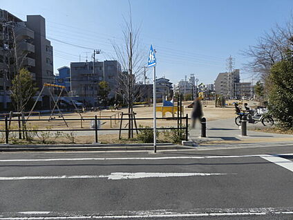 元町東公園 282m