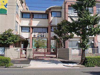 名古屋市立今池中学校 530m