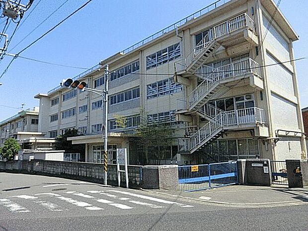 川崎市立南百合丘小学校(約657m)
